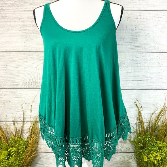 Tops - Green Lace Trim Ladies Tank-top Small